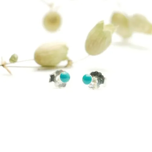 Boucles d'oreilles puces minimalistes en argent 925/1000 et résine turquoise collection niji