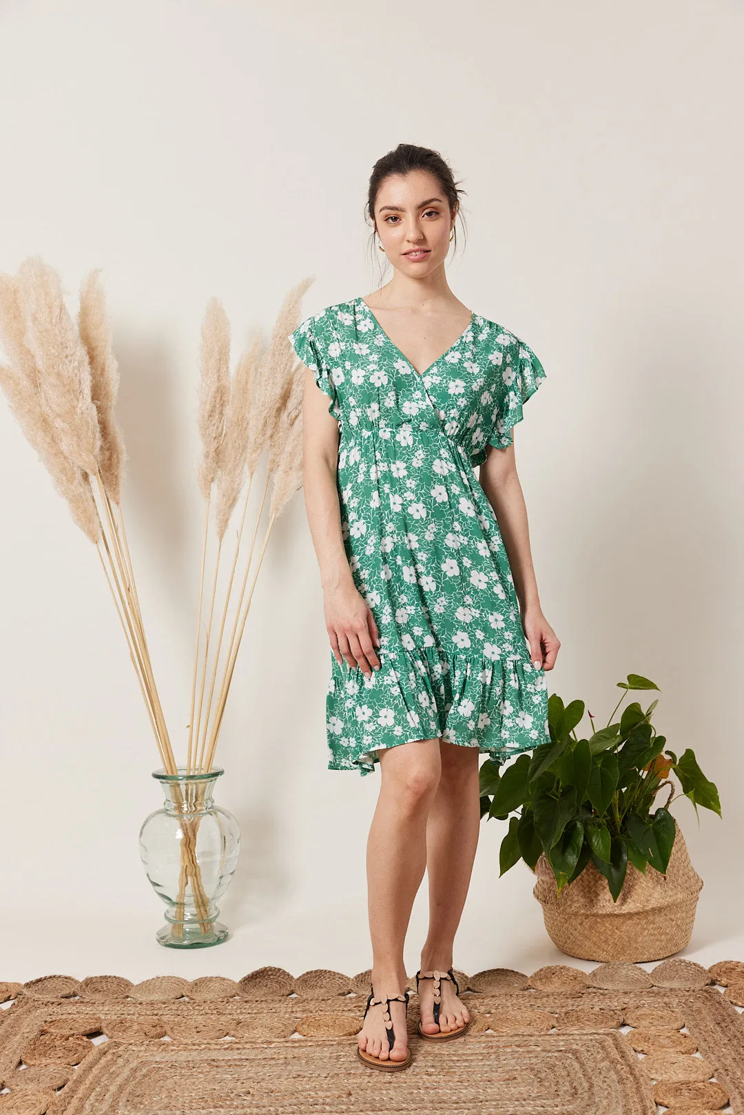 Robe courte fleurie à volants