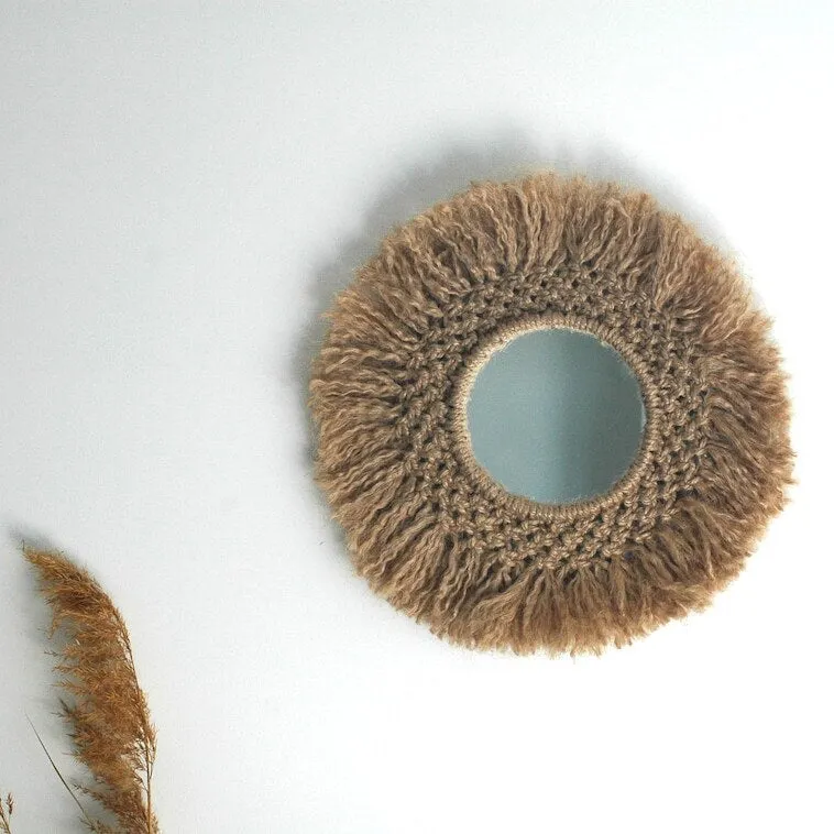 Studio Une - Miroir rond en macramé marron